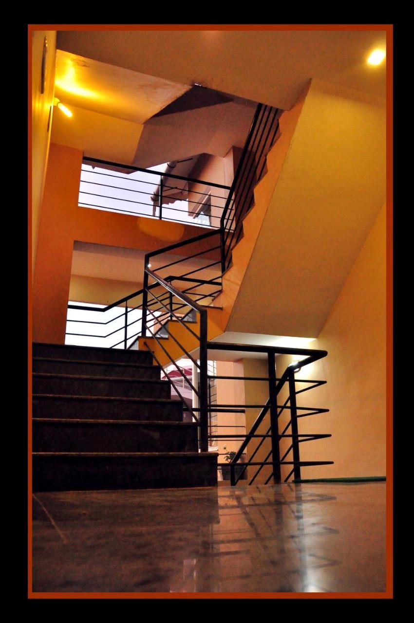 The Hill Side Apartment Ooty