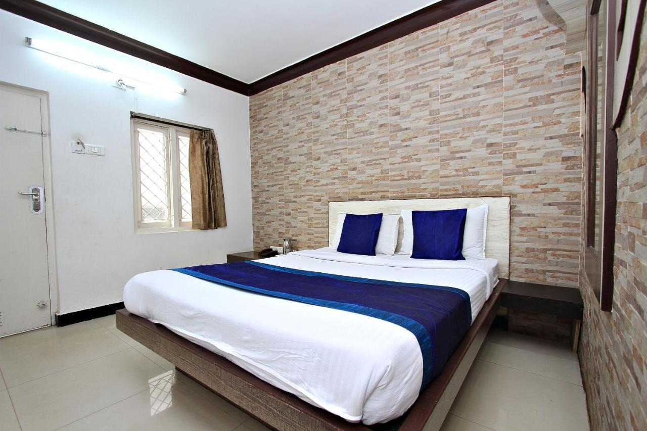 Hotel Pratham International 3*