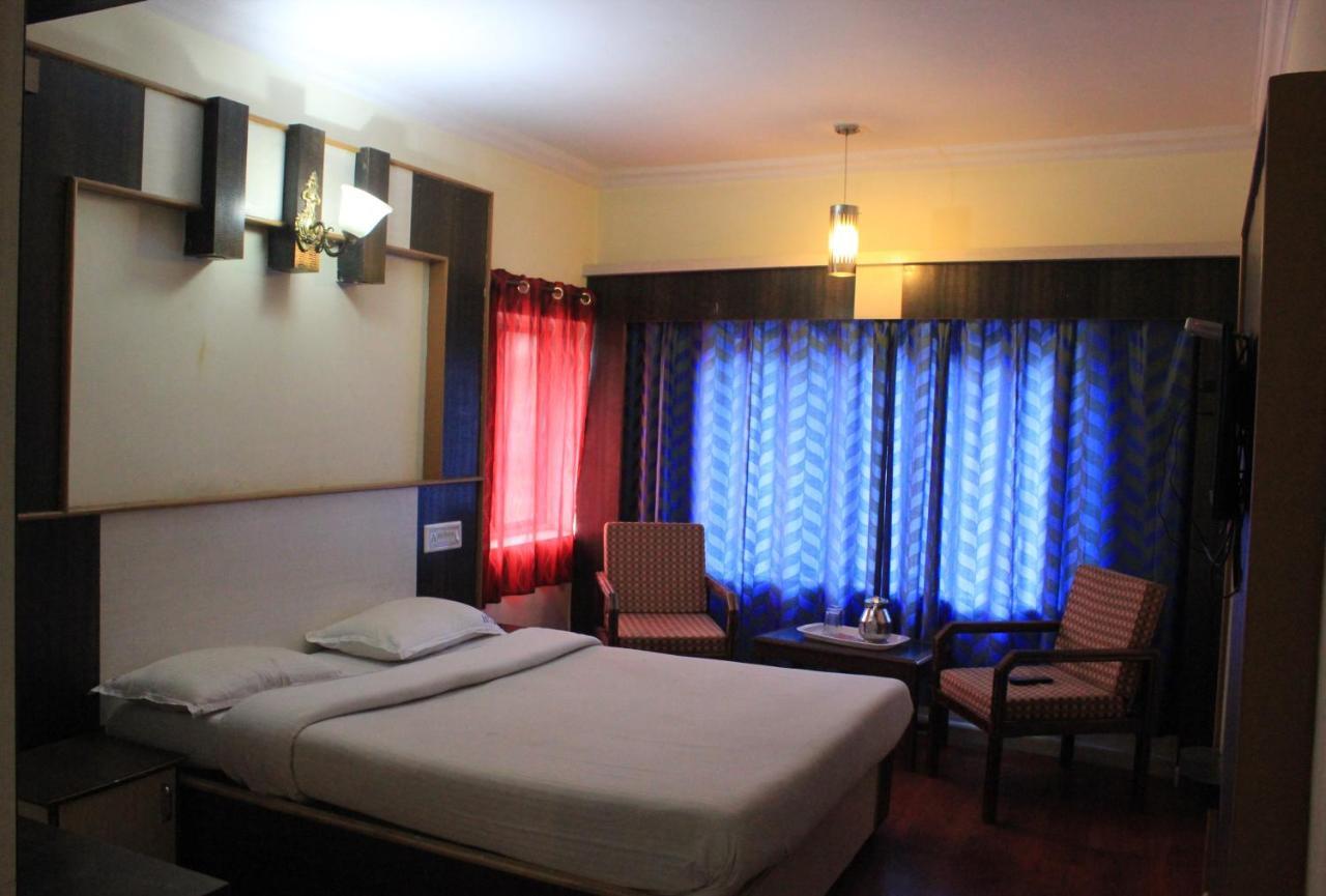 Golden Park Hotel *