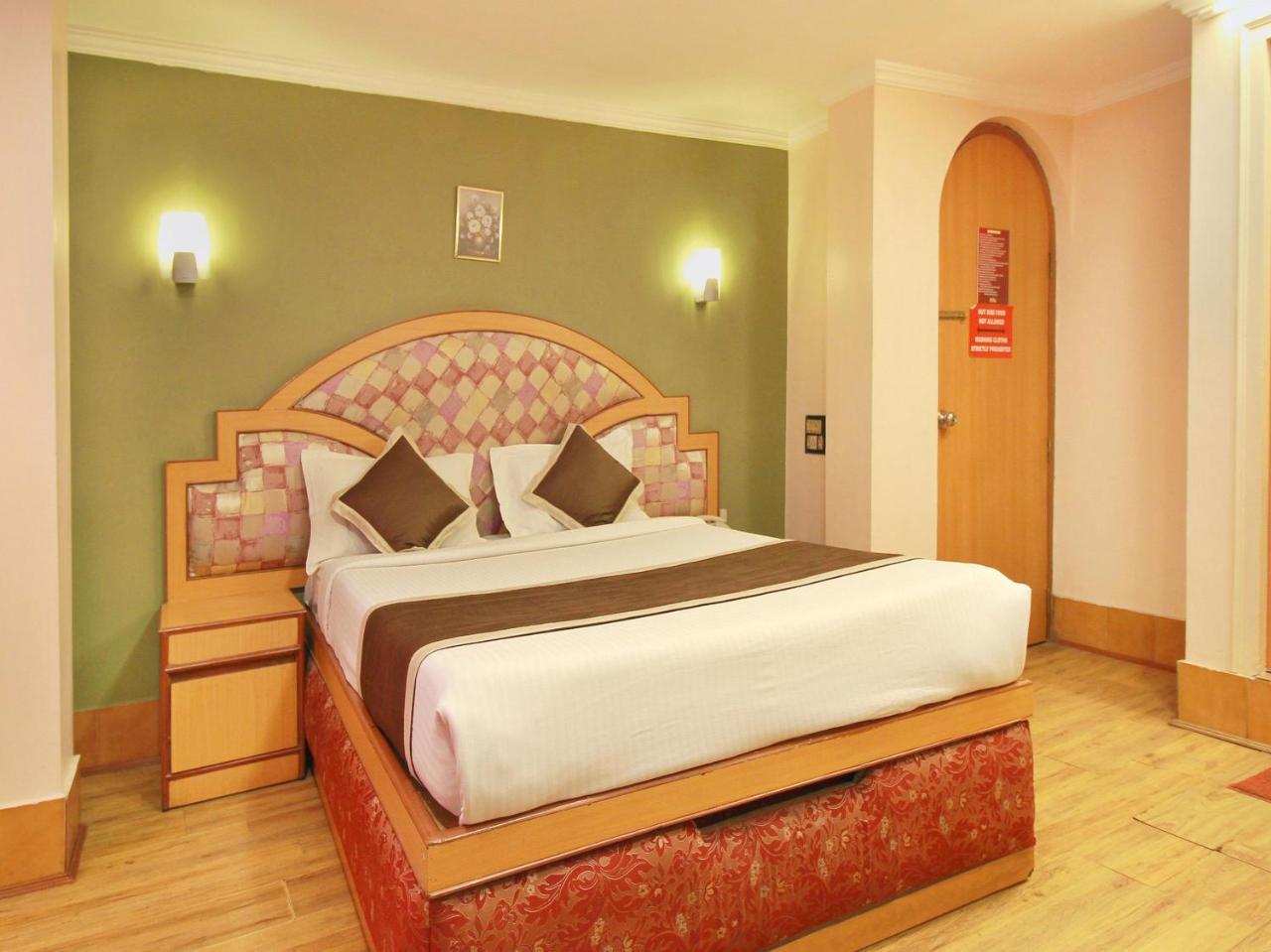 Hotel Oyo 10068 Rathna