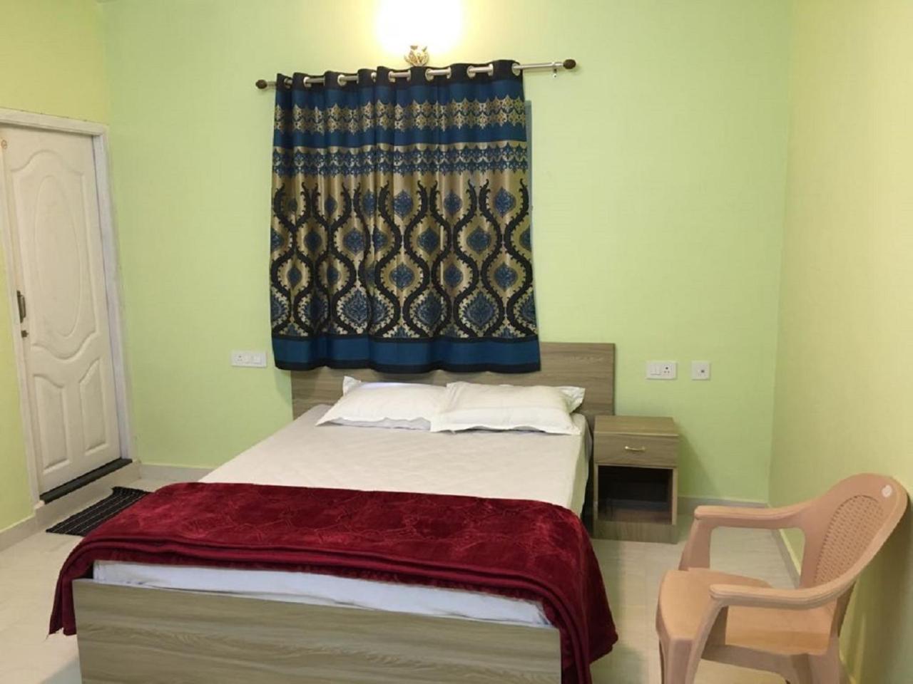 Praba And Hotel Ooty