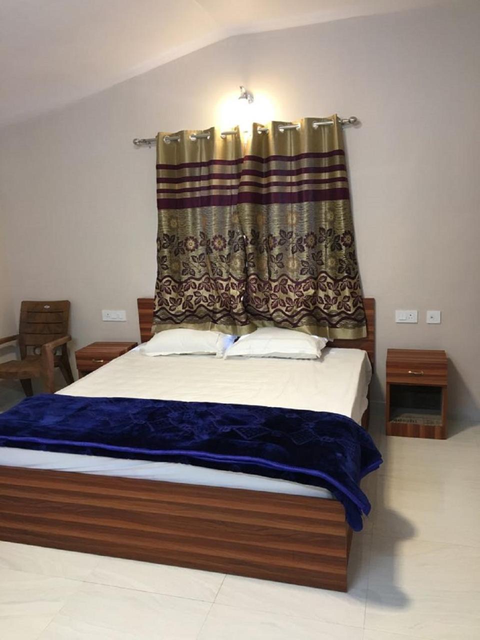 Praba And Hotel 2*