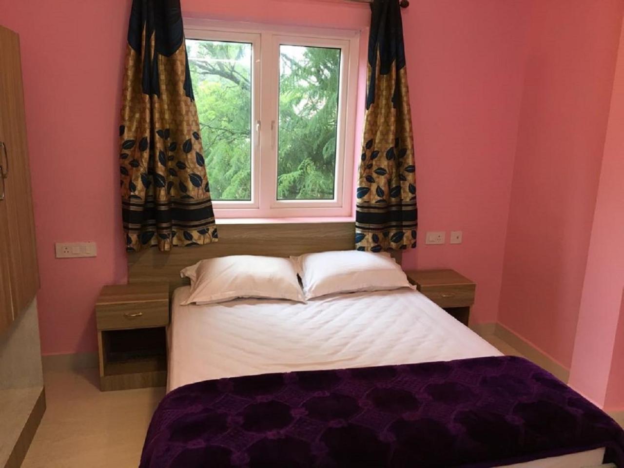 Hotel Praba And Ooty