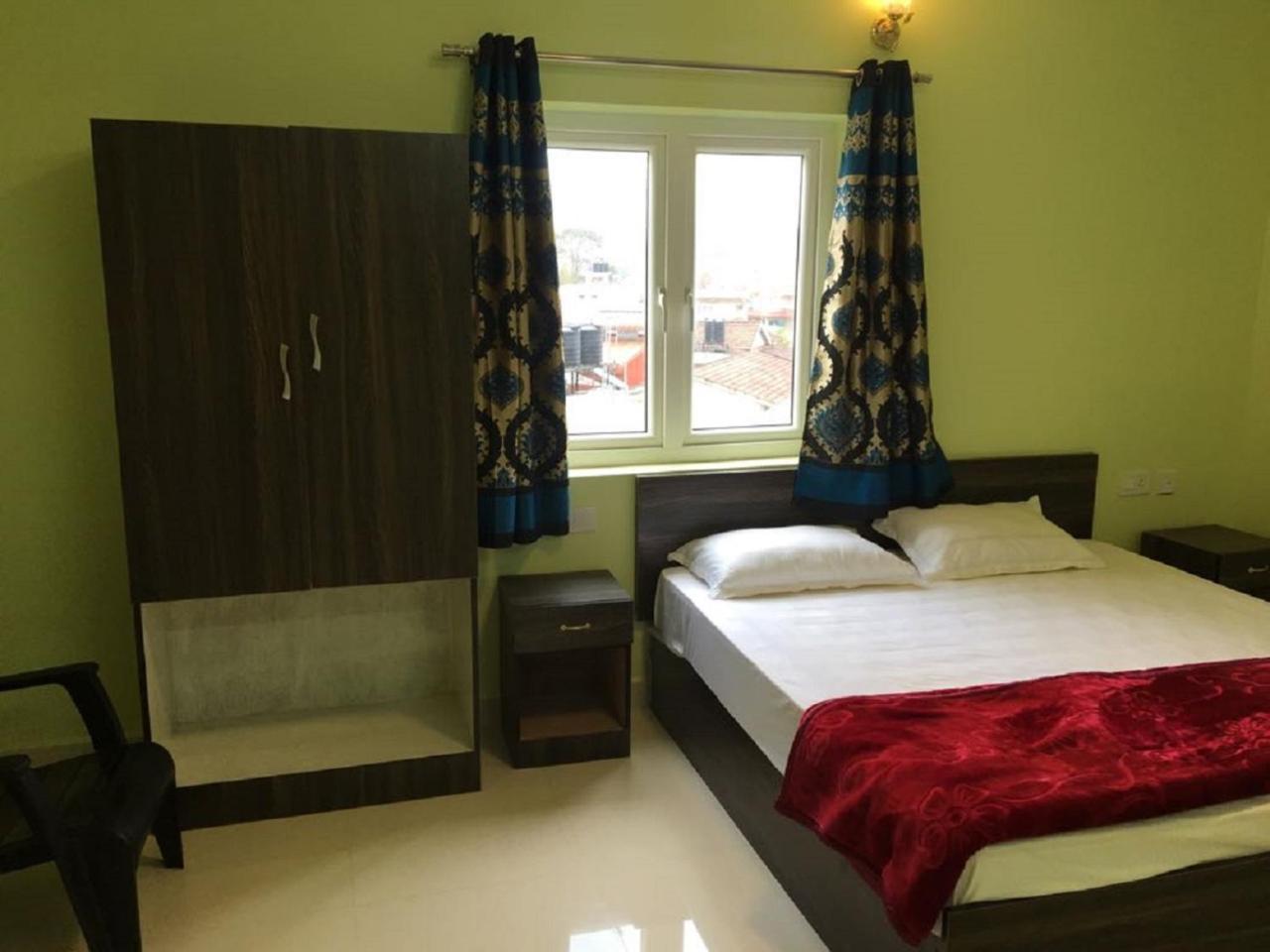 Praba And Hotel 2*
