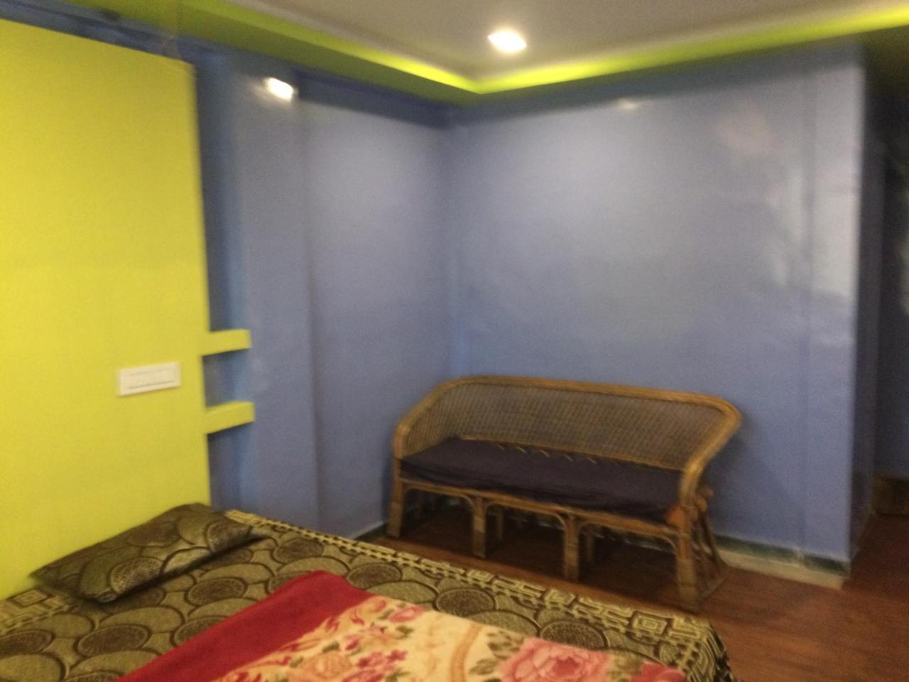 Homestay Mountside *