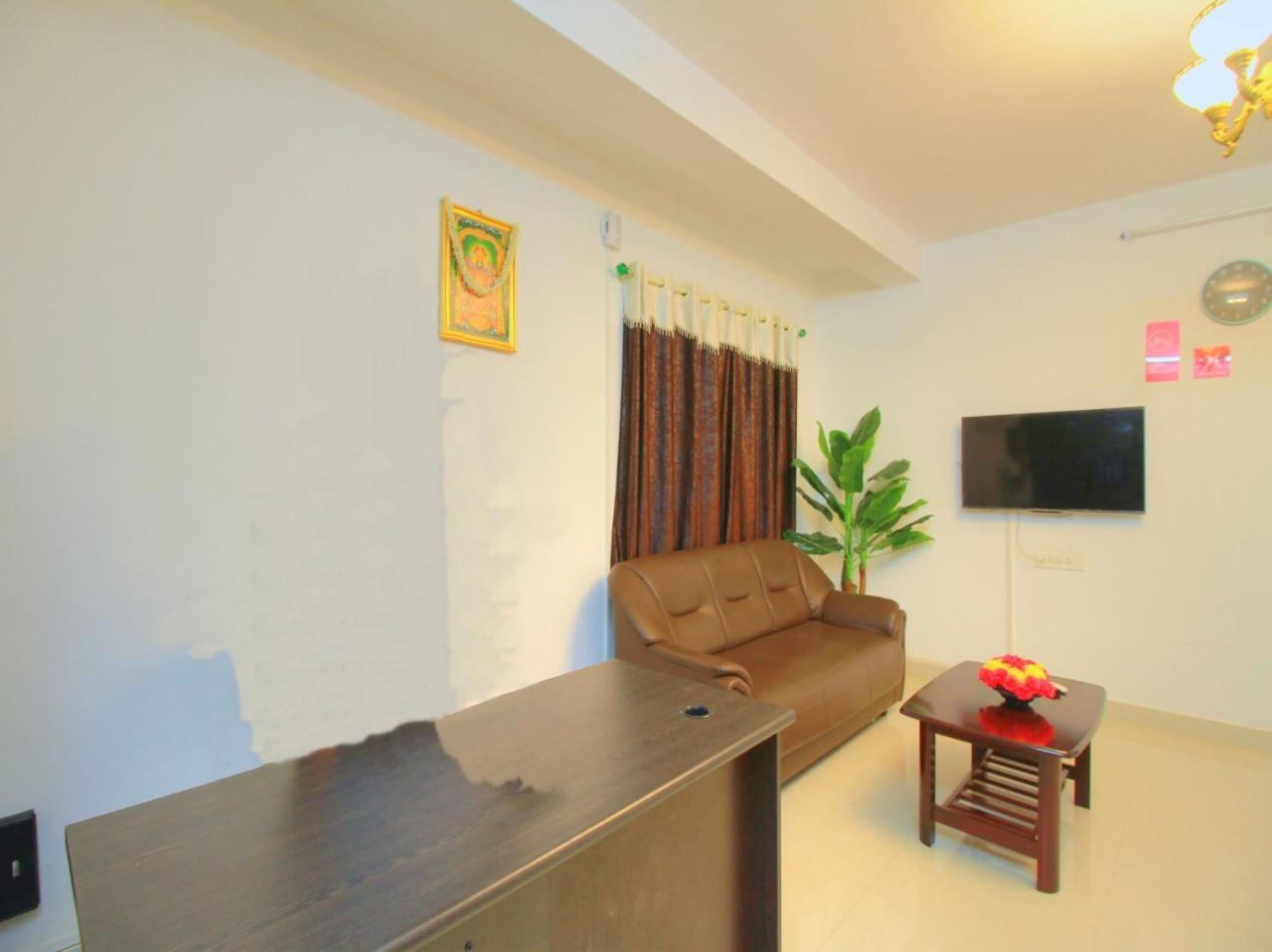 Oyo 15478 Lalana Residency