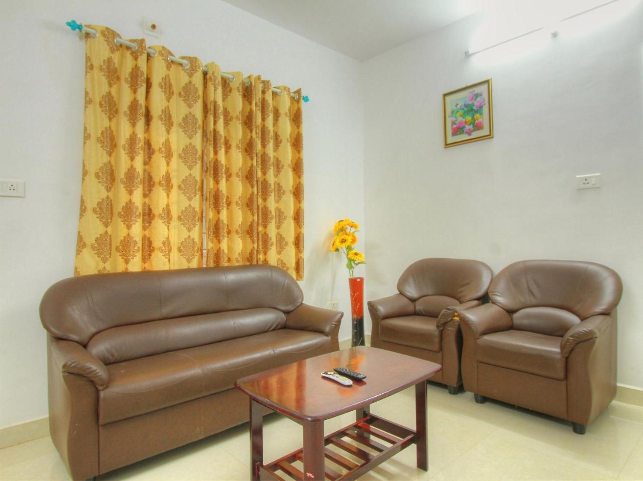 Oyo 15478 Lalana Residency Hotel Ooty