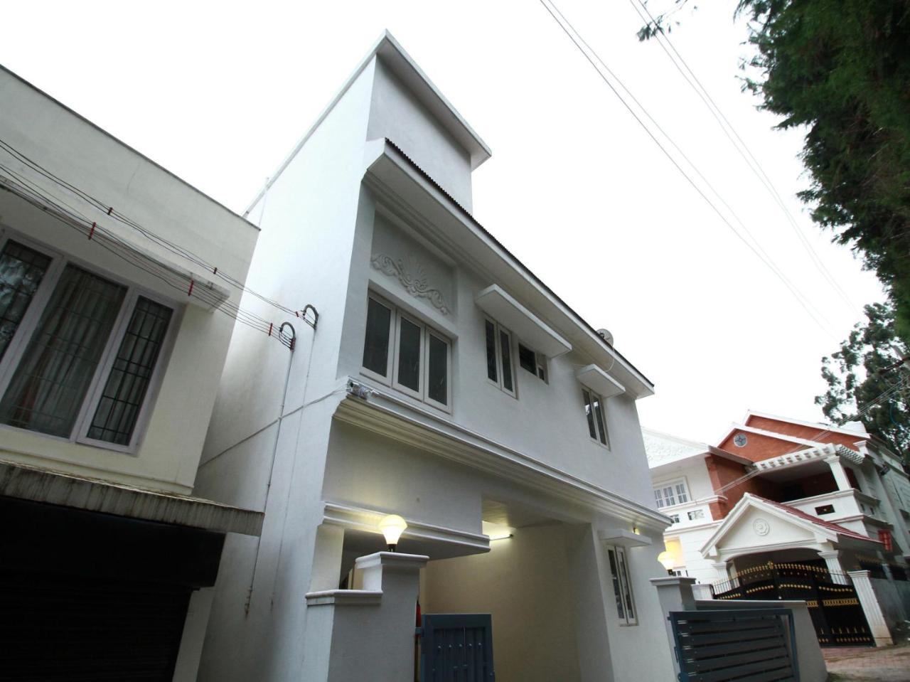 Oyo 15478 Lalana Residency