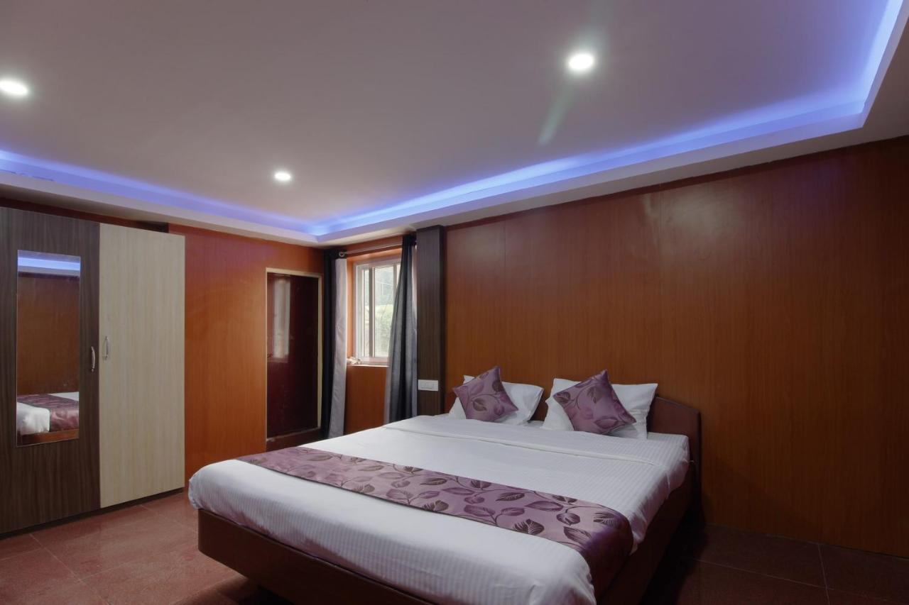 Hotel Oyo 22517 Mananya 3*