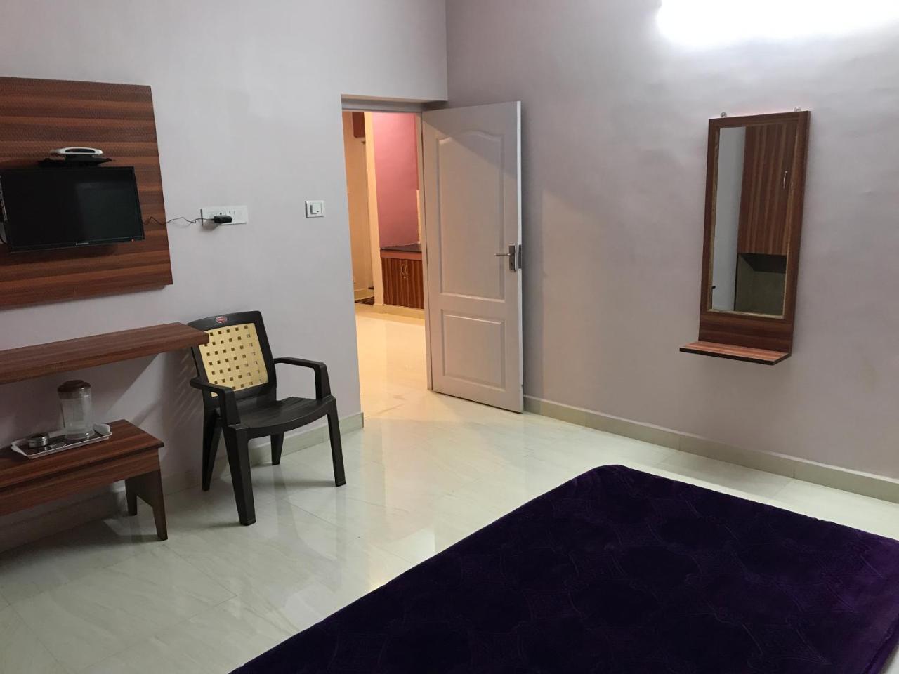 Hotel Praba And 2*
