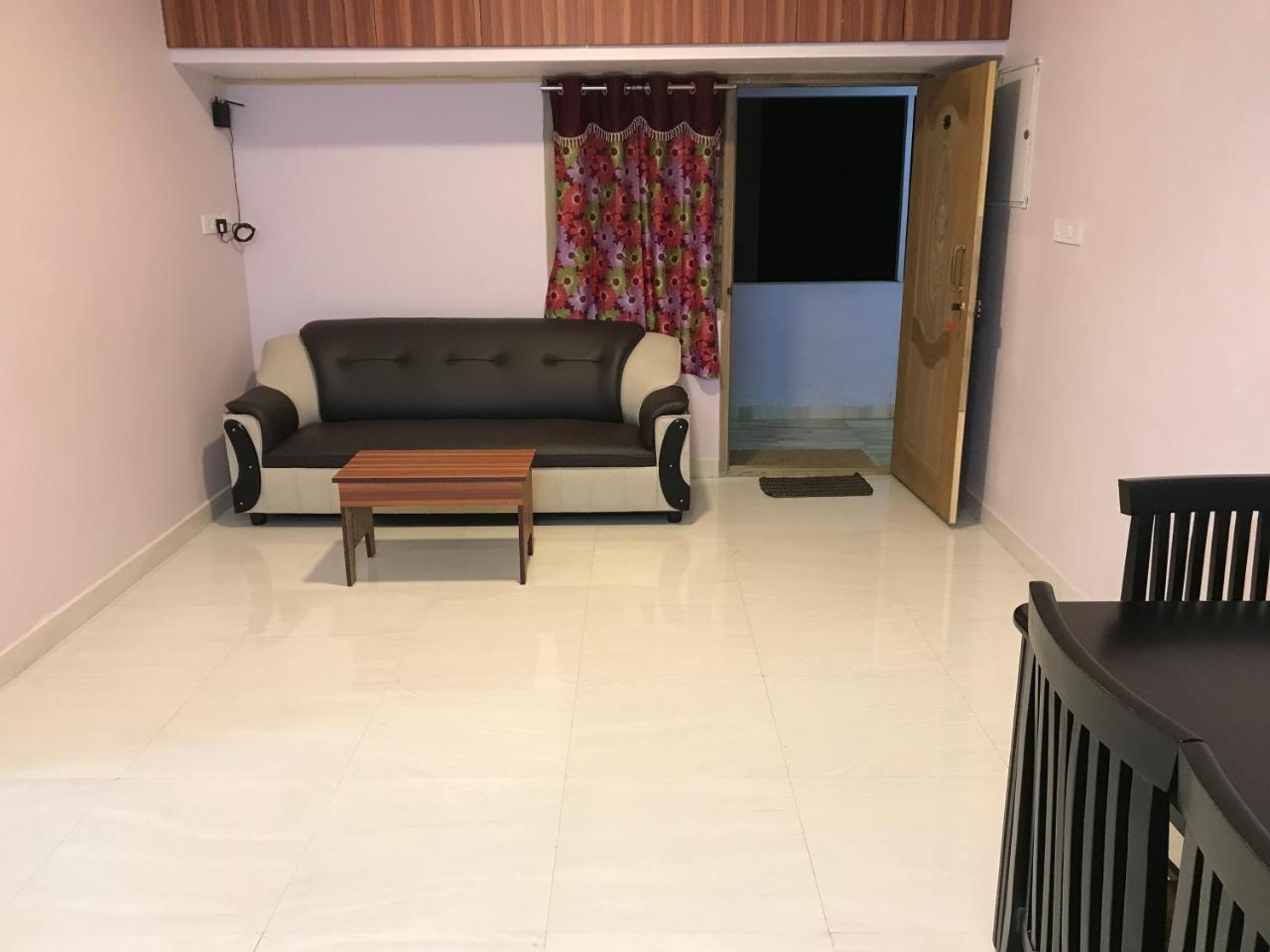 Hotel Praba And