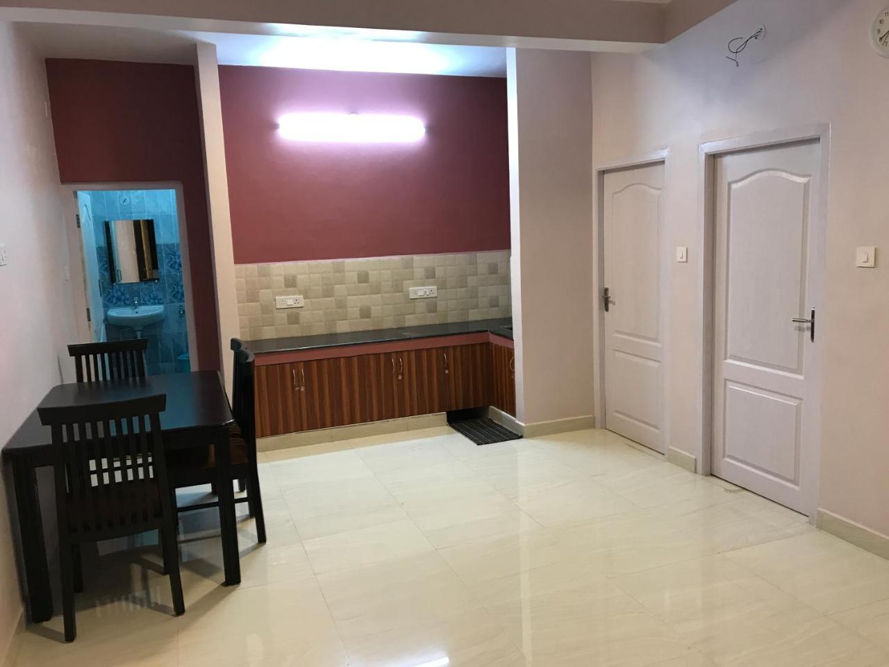 Hotel Praba And Ooty