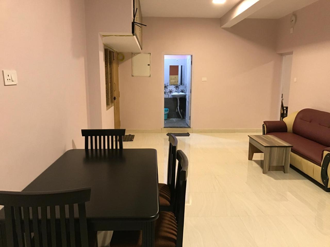 Hotel Praba And