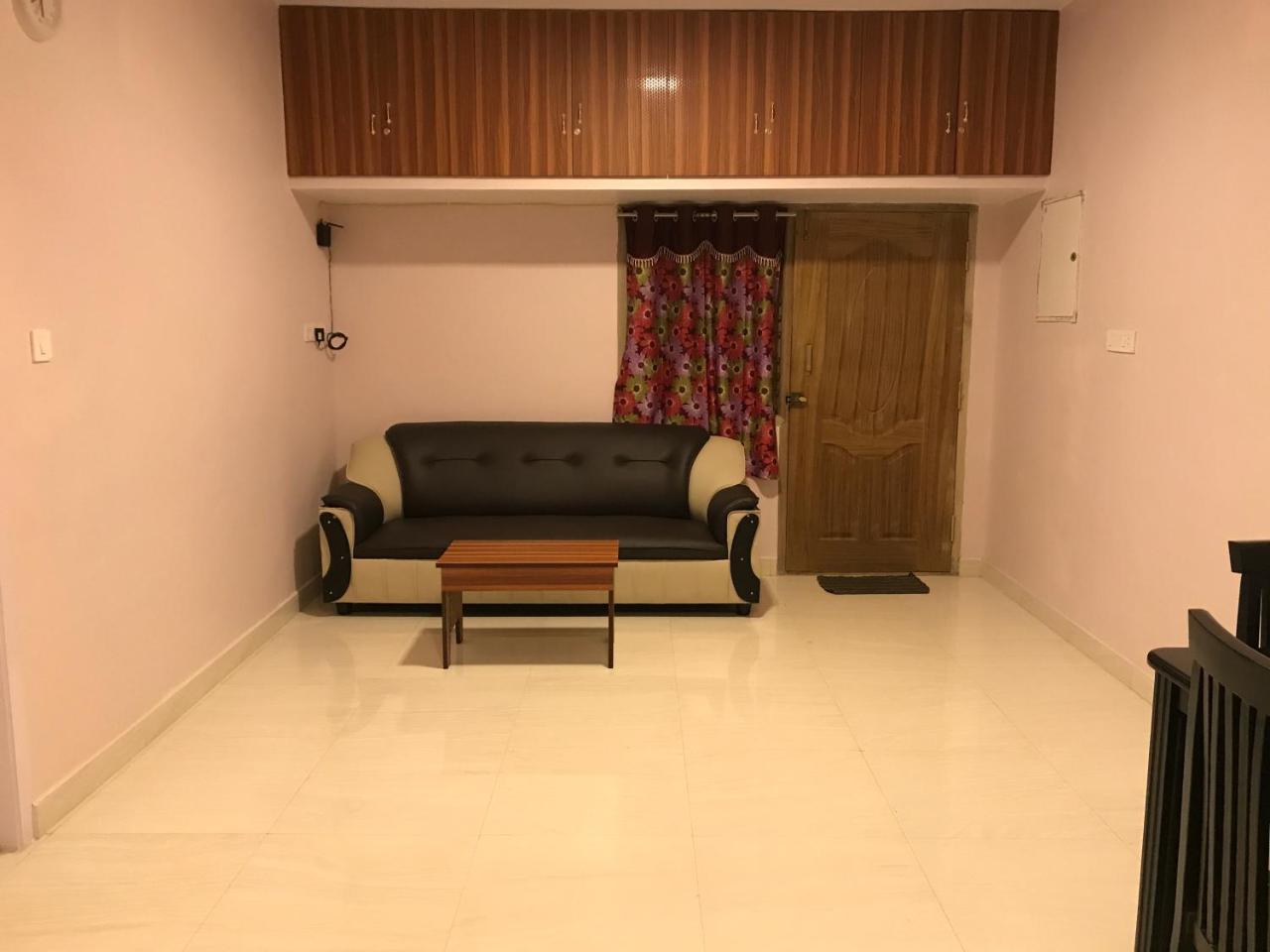 Hotel Praba And