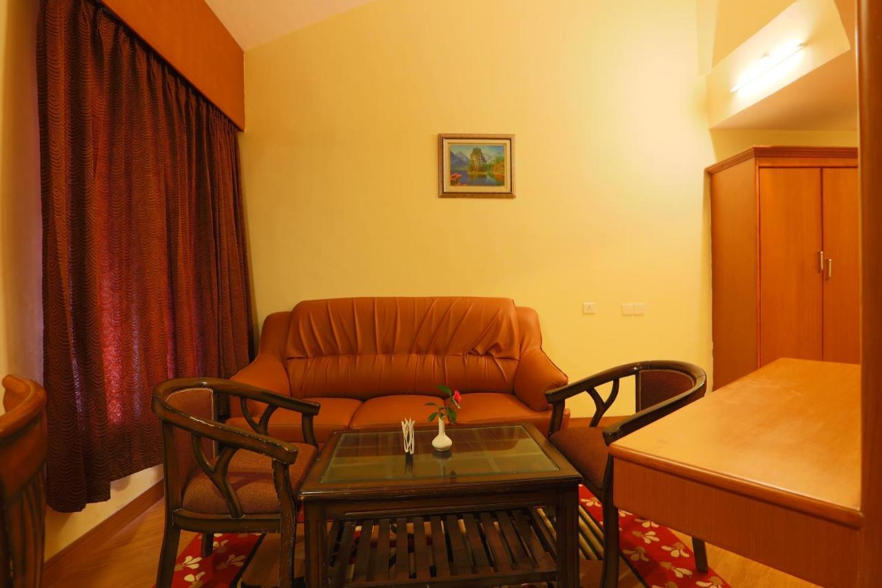 Hotel Oyo 24094 Sun Shine Grand 3*