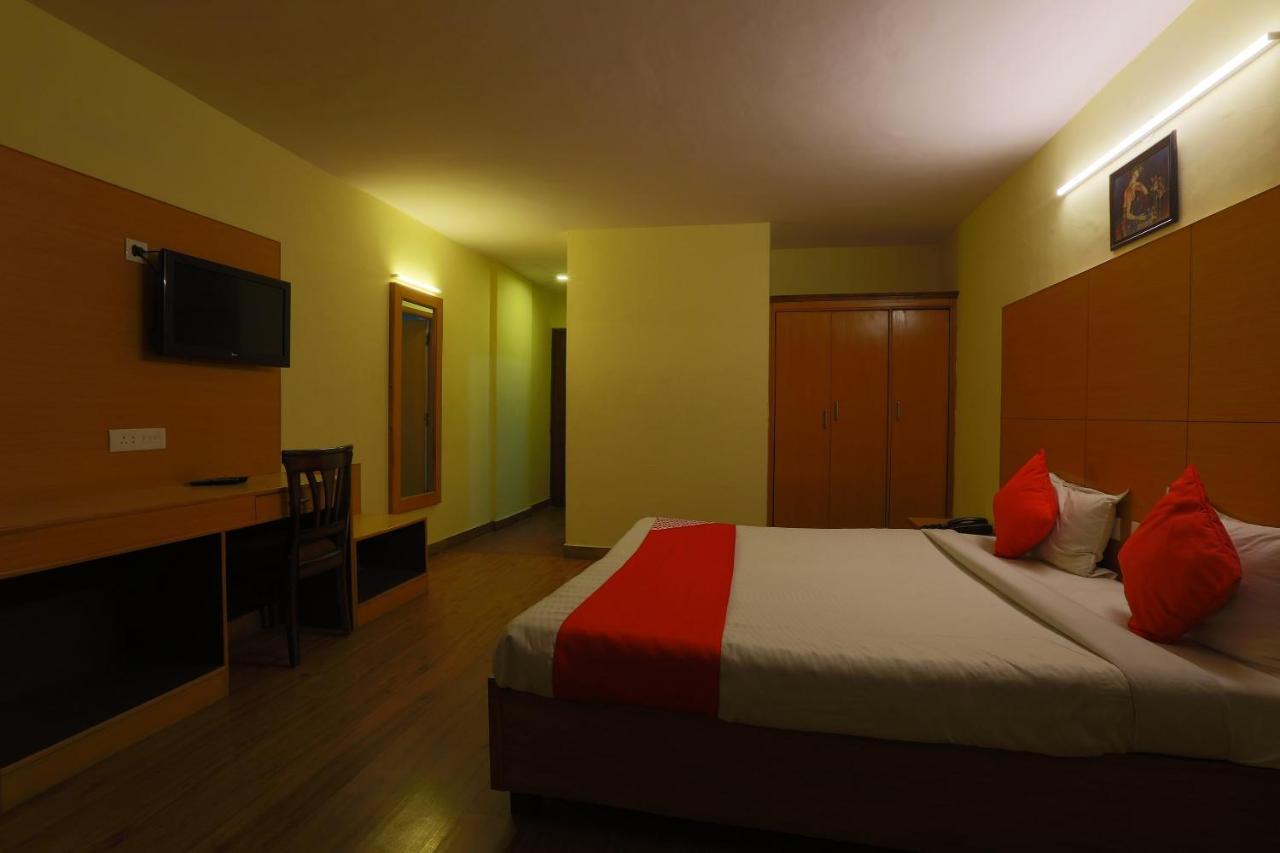 Oyo 24094 Sun Shine Grand Hotel 3*