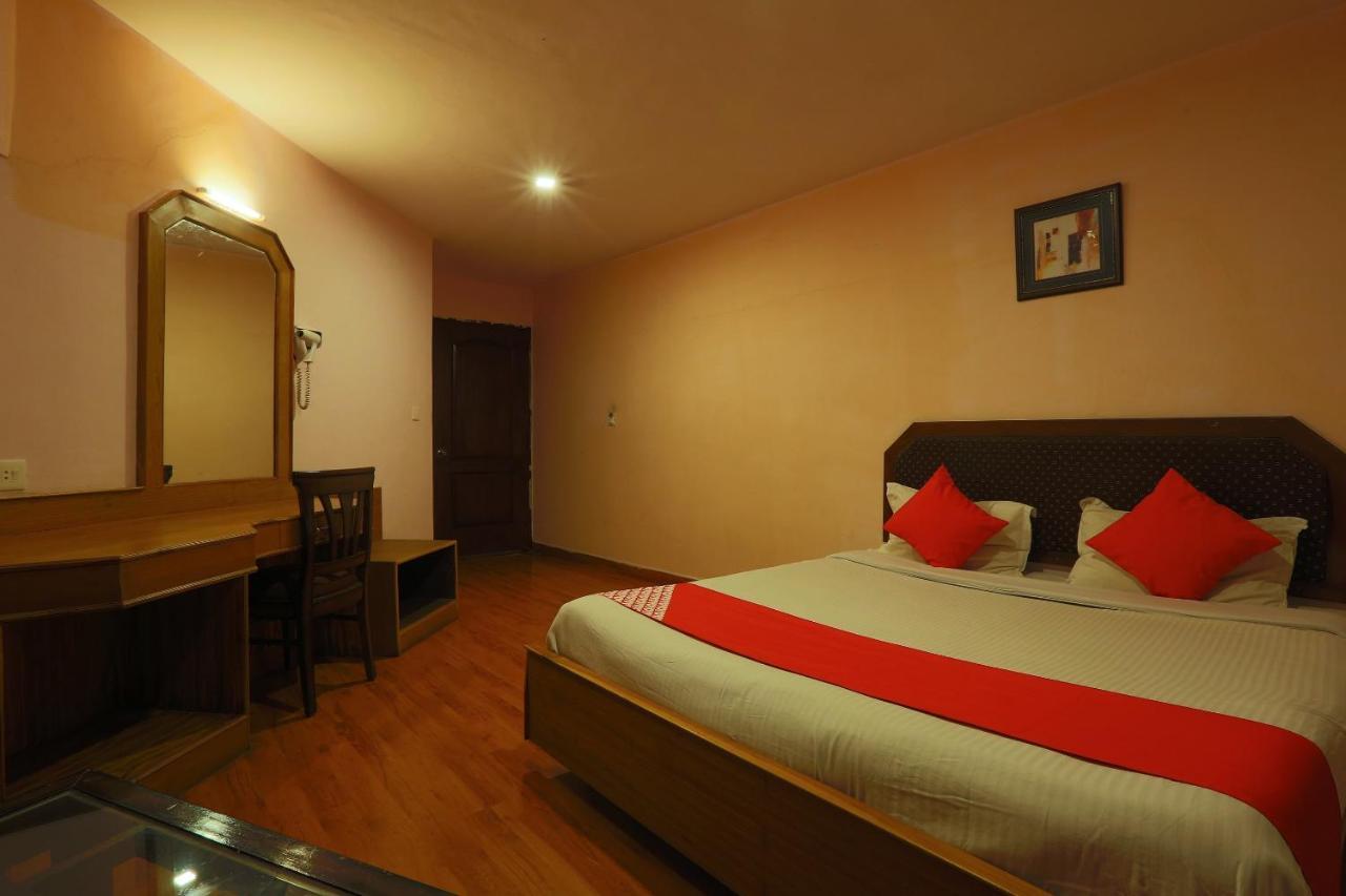 Oyo 24094 Sun Shine Grand Hotel 3*