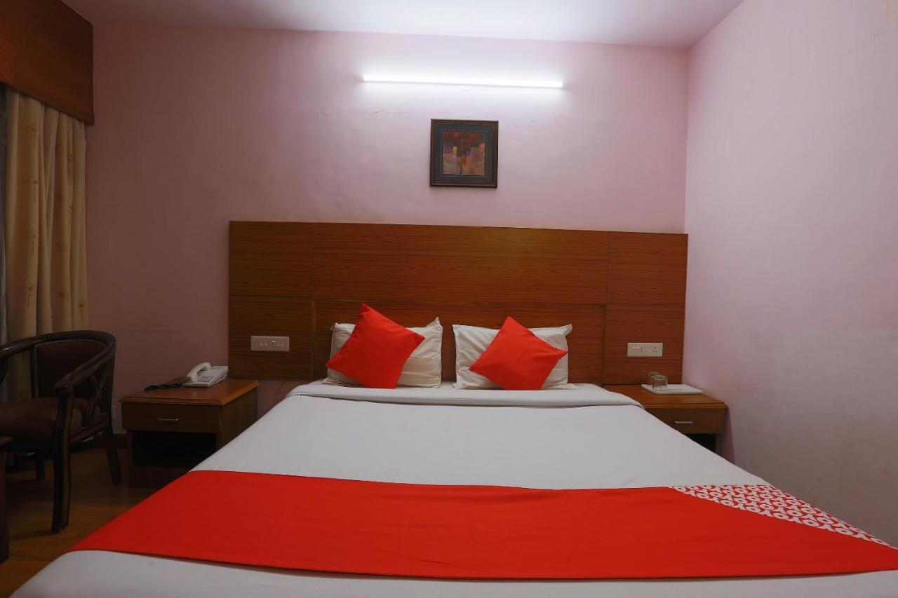 Oyo 24094 Sun Shine Grand 3* Ooty