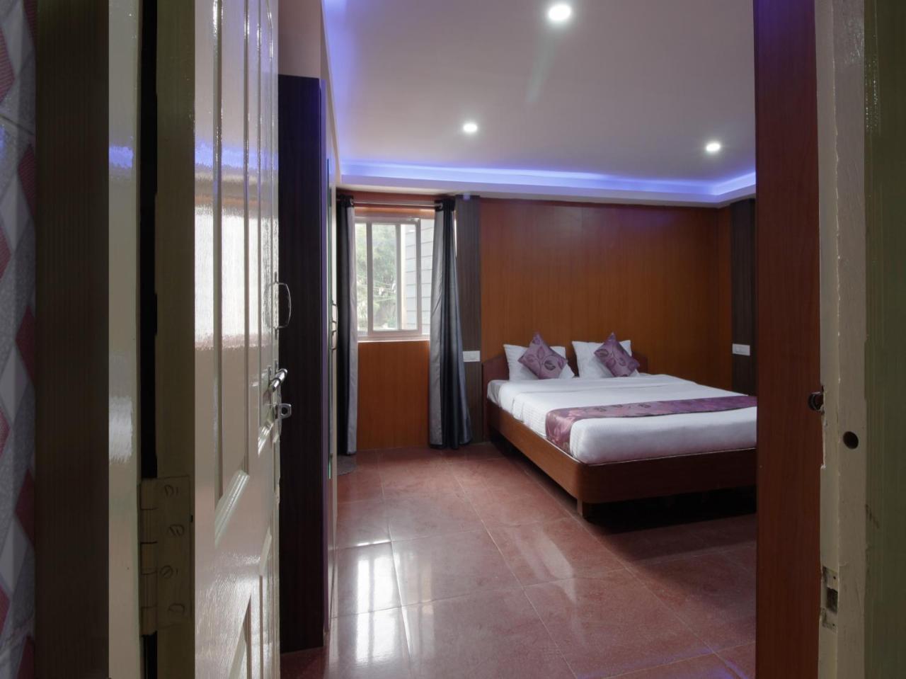Oyo 22517 Mananya Hotel