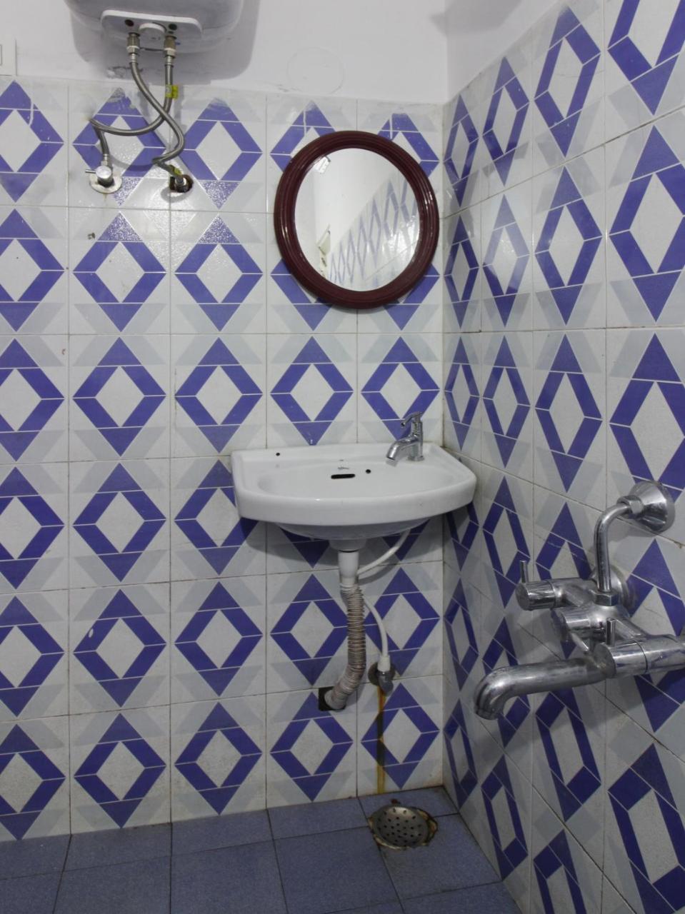Hotel Oyo 22517 Mananya 3*
