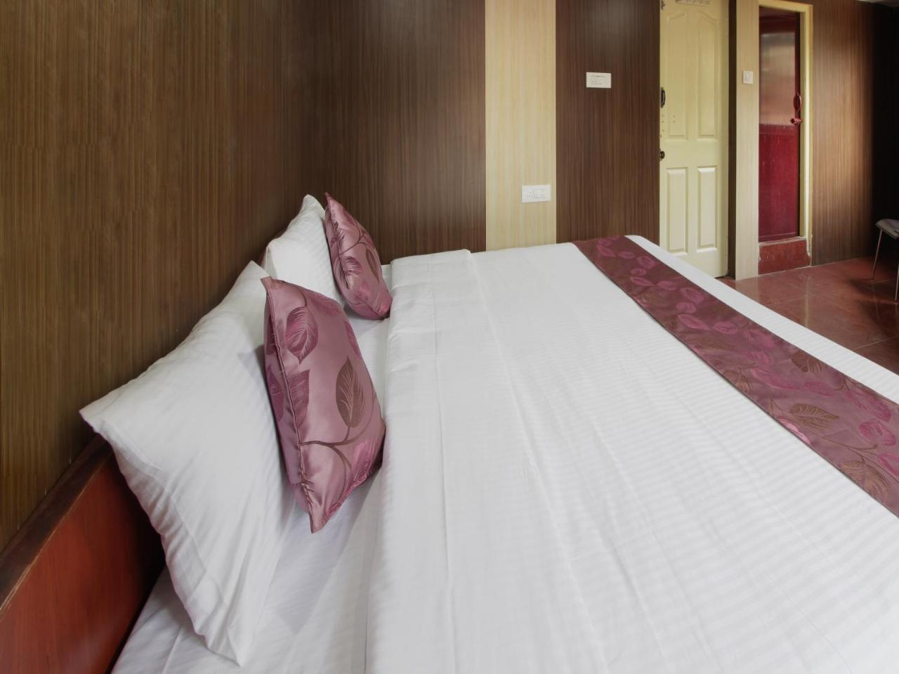 Hotel Oyo 22517 Mananya 3*