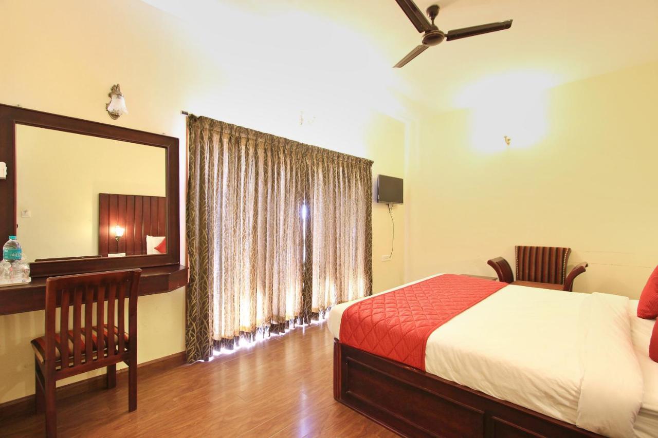 Oyo 5021 Golden Springs Hotel 2*