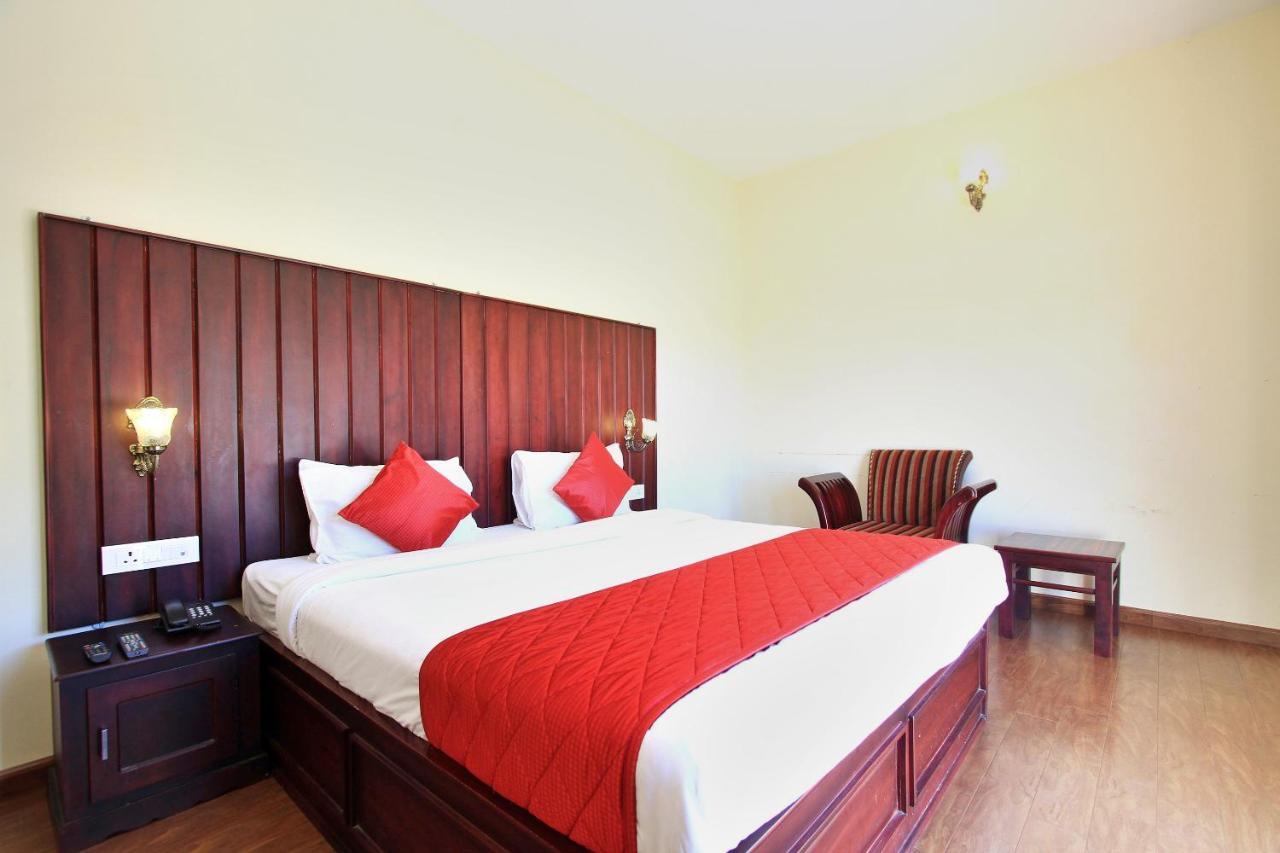 Oyo 5021 Golden Springs Hotel 2*