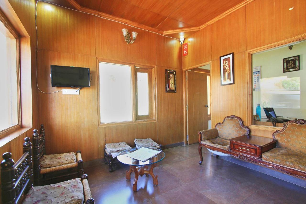 Oyo 5021 Golden Springs 2* Ooty