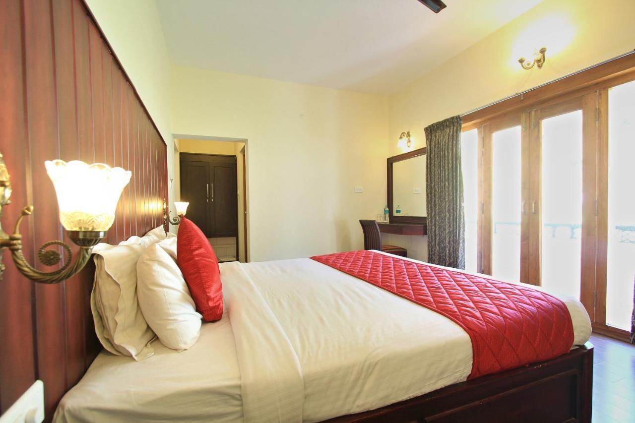 Hotel Oyo 5021 Golden Springs 2*