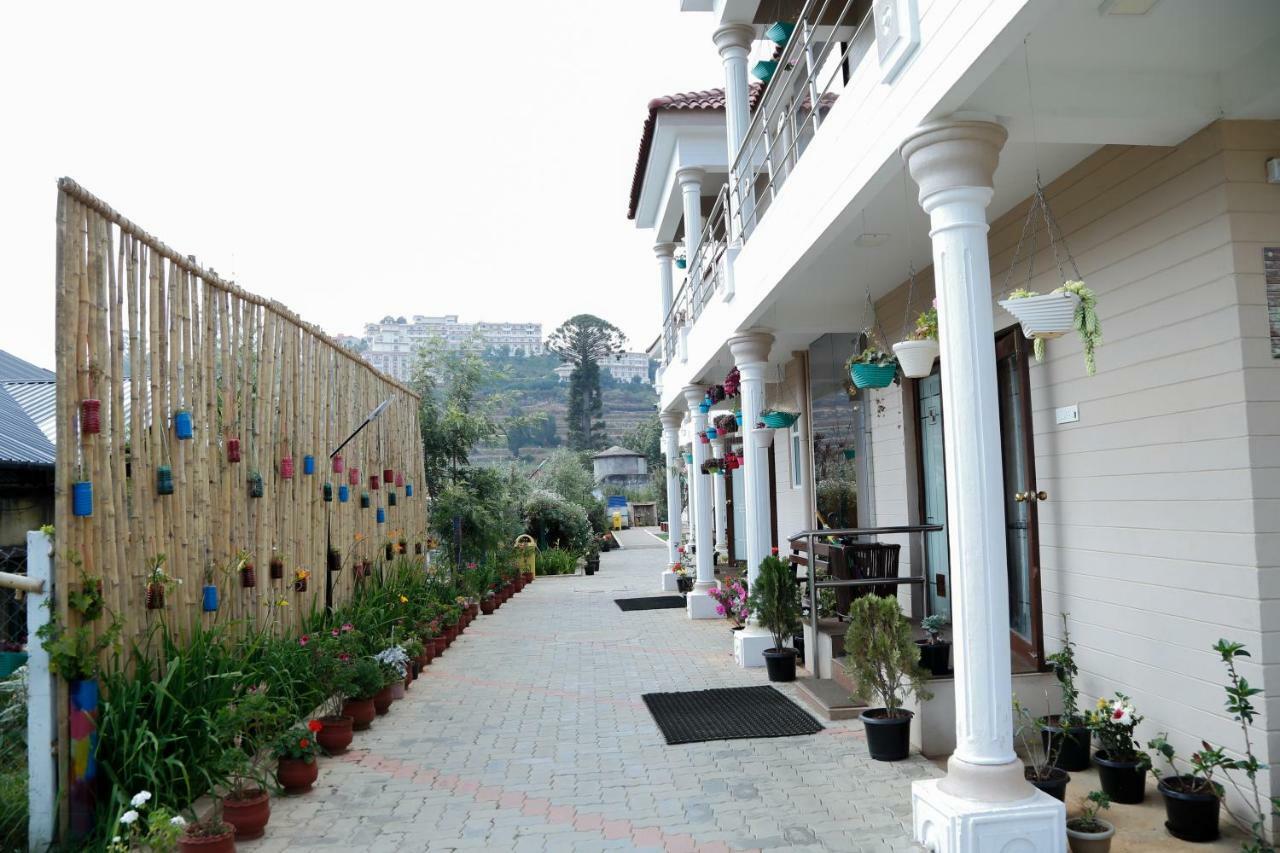 Paradise Perfect - Non Smoking Non Alcoholic No Unmarried Couples Hotel *