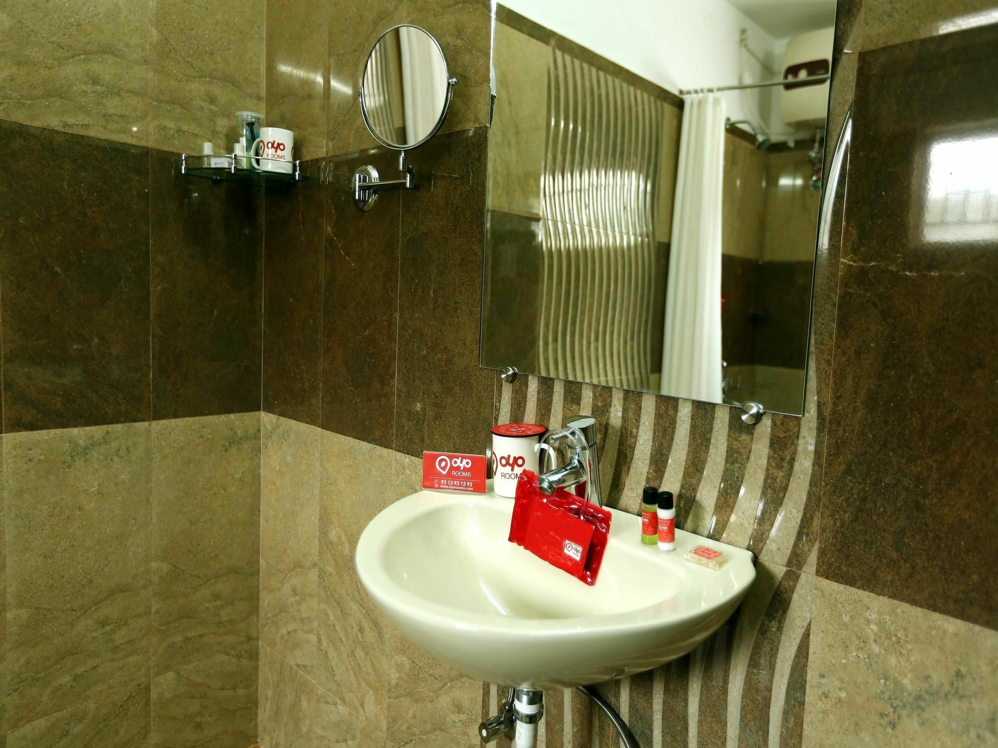 Oyo Funcity Coonoor Road Hotel
