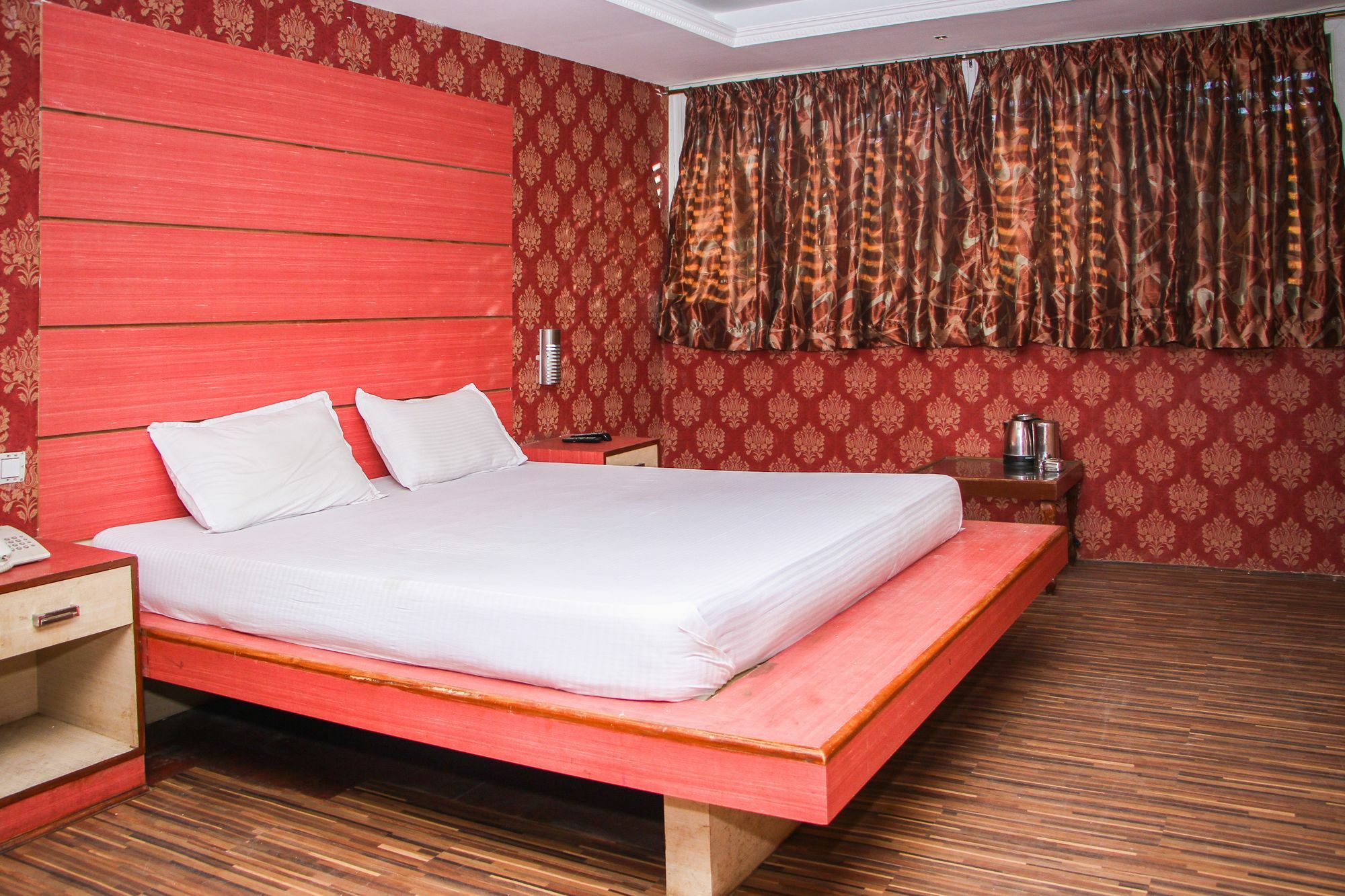Hotel Desanthosh Residency Ooty