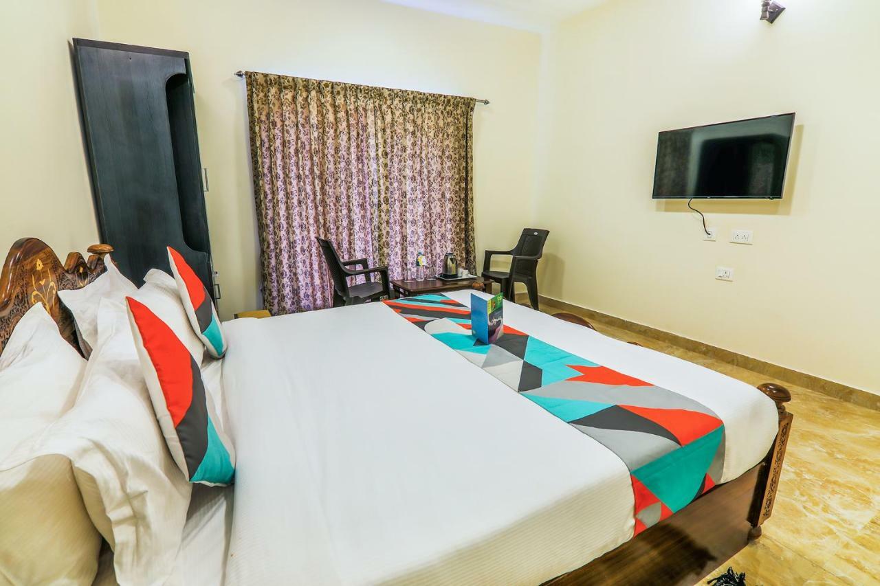 Hotel Fabexpress Royal Hideway
