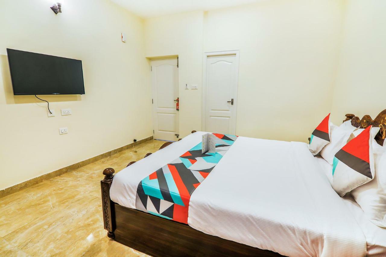 Fabexpress Royal Hideway Hotel
