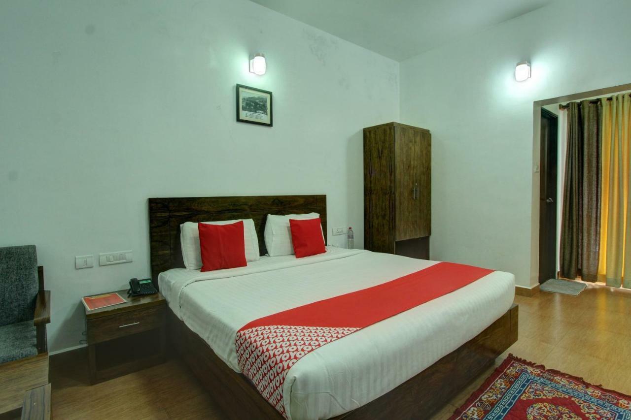 Hotel Oyo 1353 The Surya Village 3*