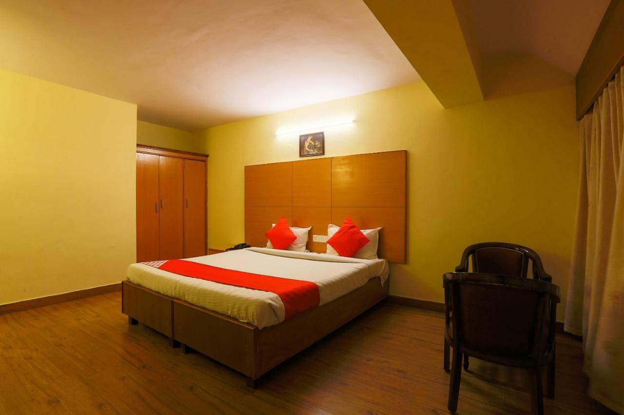 Hotel Oyo 24094 Sun Shine Grand 3*