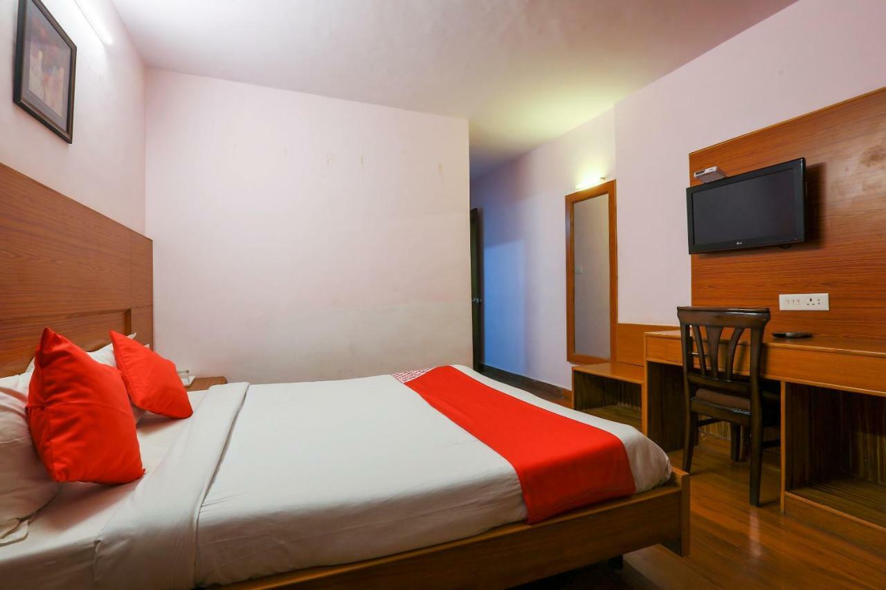 Hotel Oyo 24094 Sun Shine Grand 3*