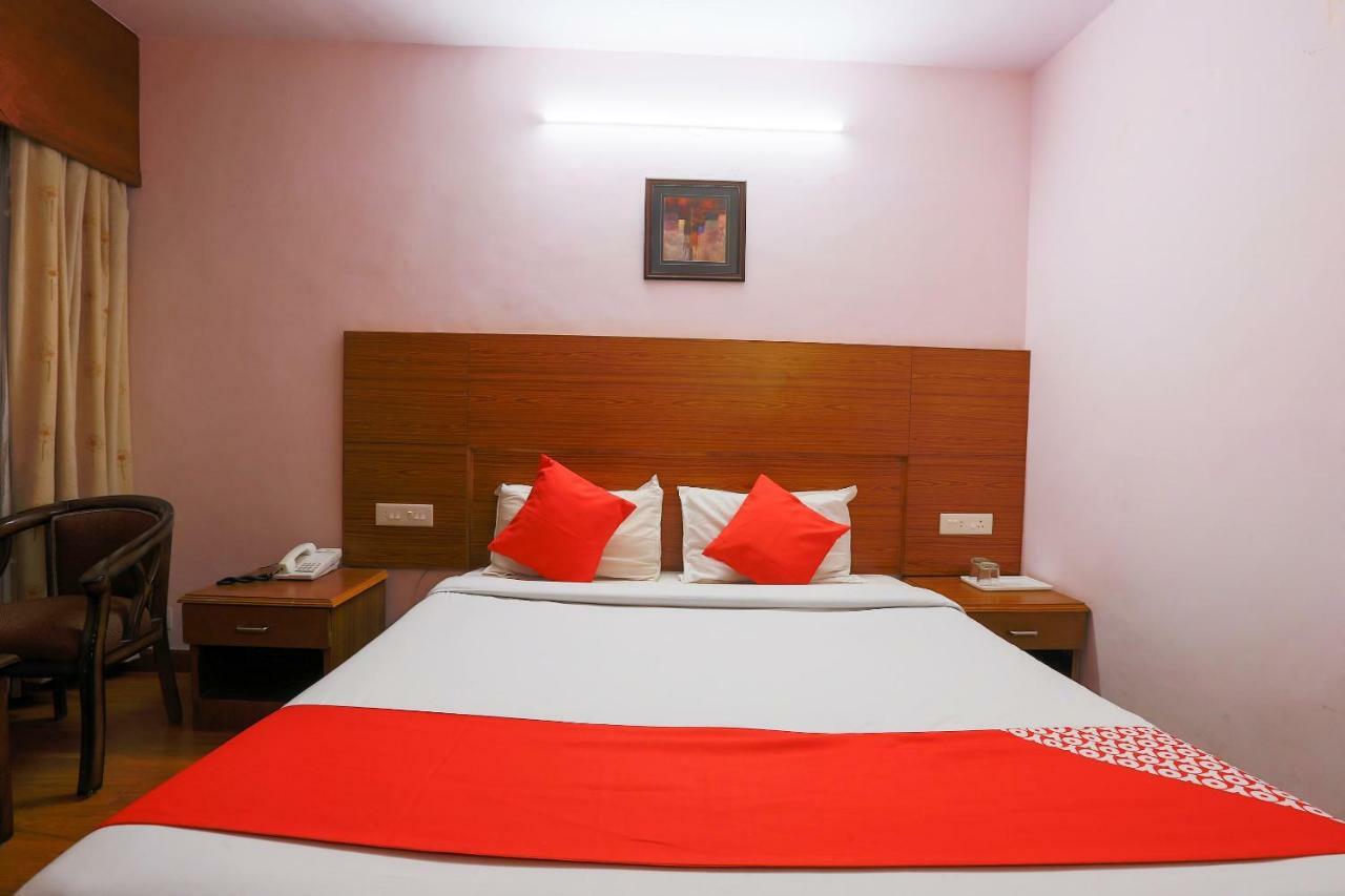 Oyo 24094 Sun Shine Grand 3* Ooty