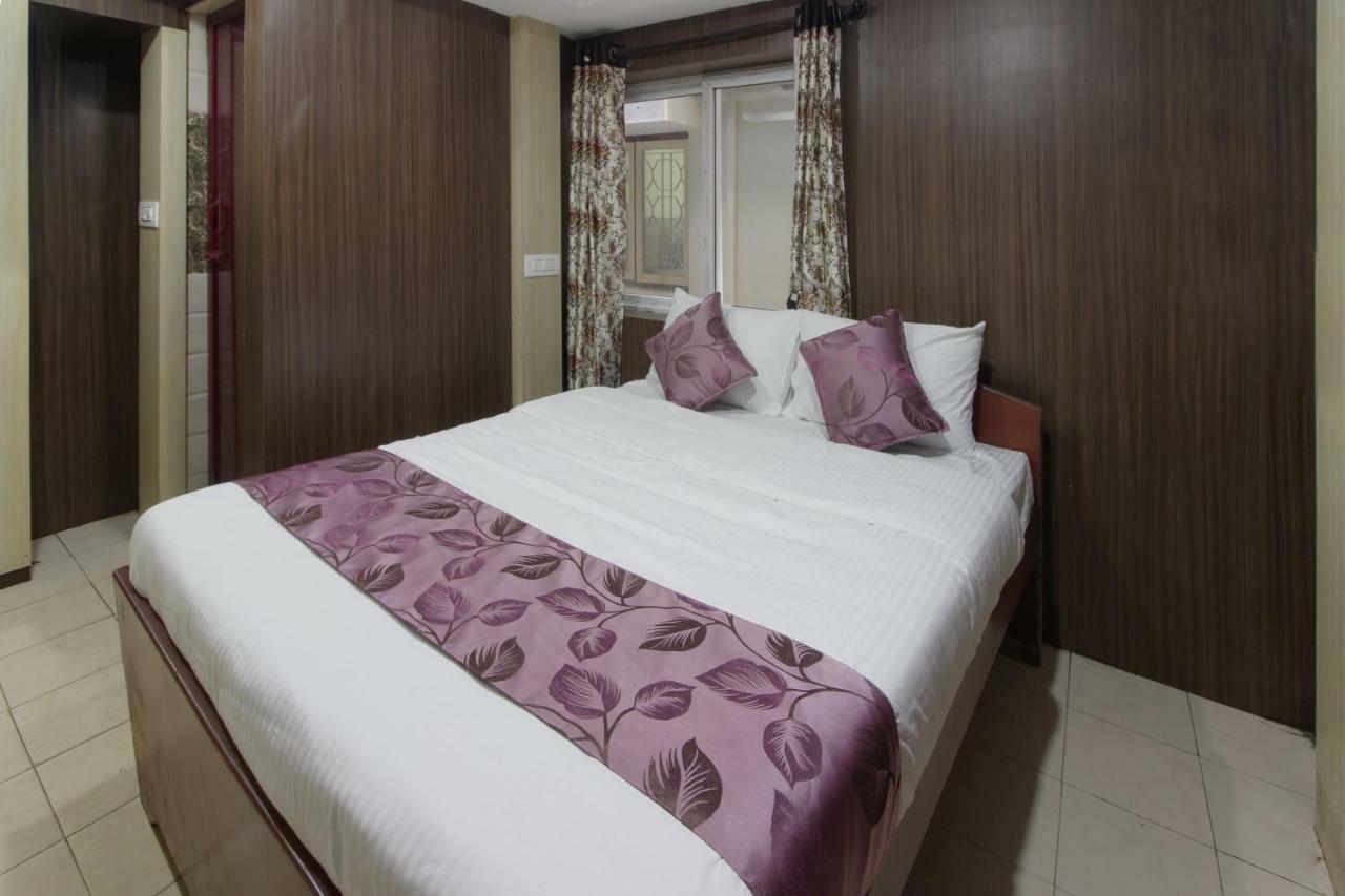 Hotel Oyo 22517 Mananya 3*