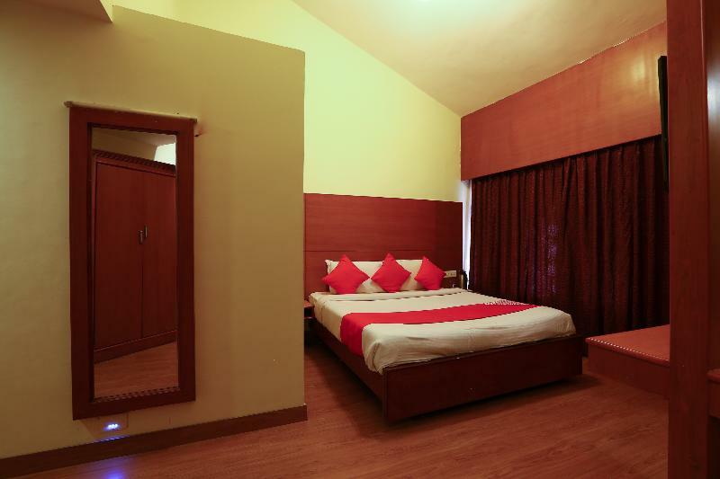Hotel Oyo 24094 Sun Shine Grand 3*
