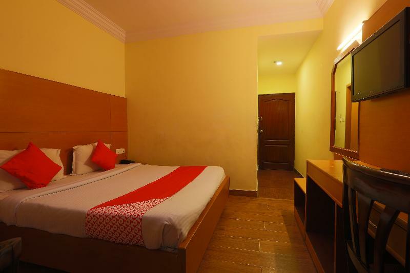 Oyo 24094 Sun Shine Grand 3*