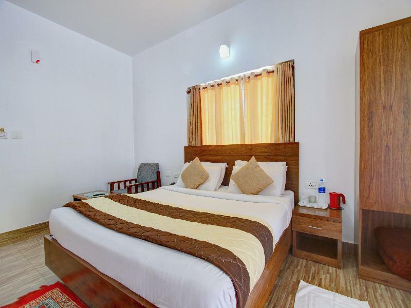 Oyo 1353 The Surya Village Hotel