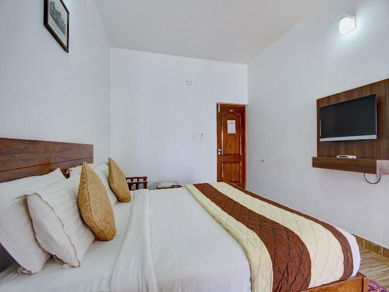 Oyo 1353 The Surya Village Hotel 3*
