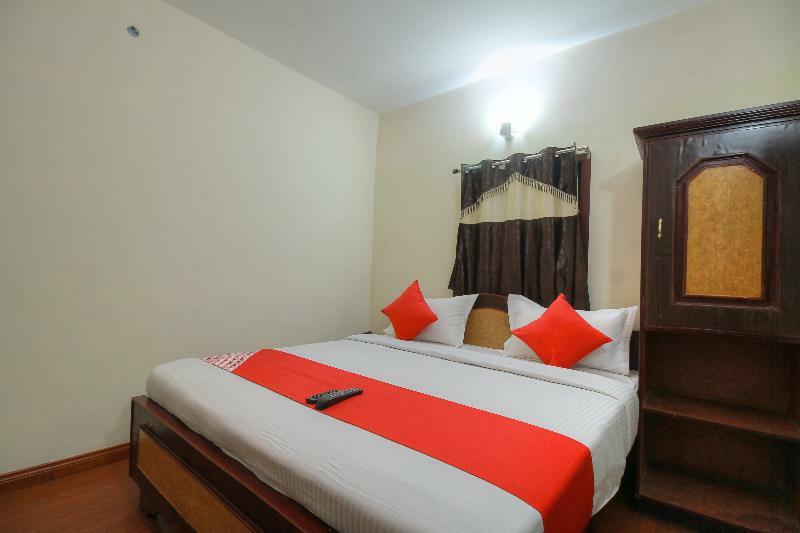 Hotel R J Ooty