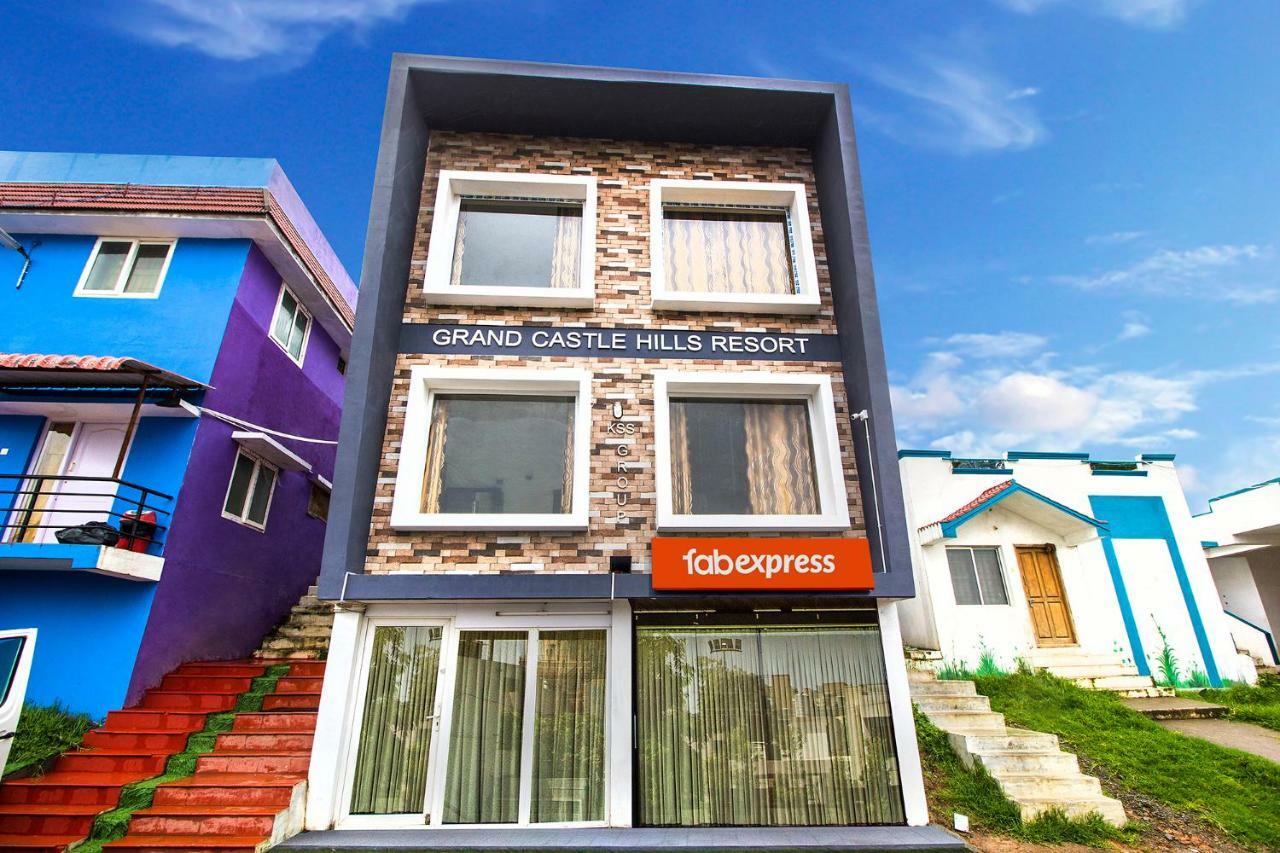 Hotel Fabexpress Grand Castle Hill - - 800m 3*