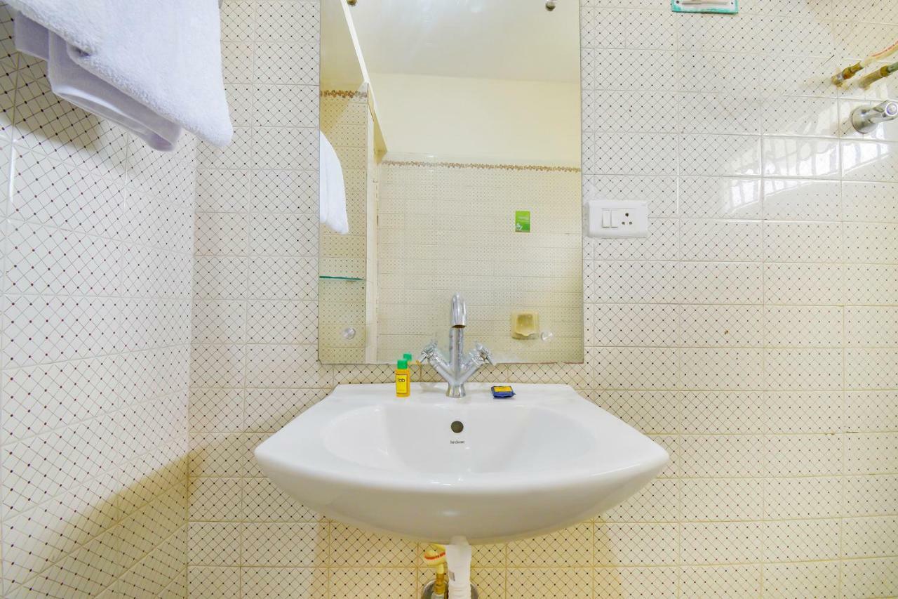 Fabexpress Wenlock Homes - Nr Government Rose Garden 3*