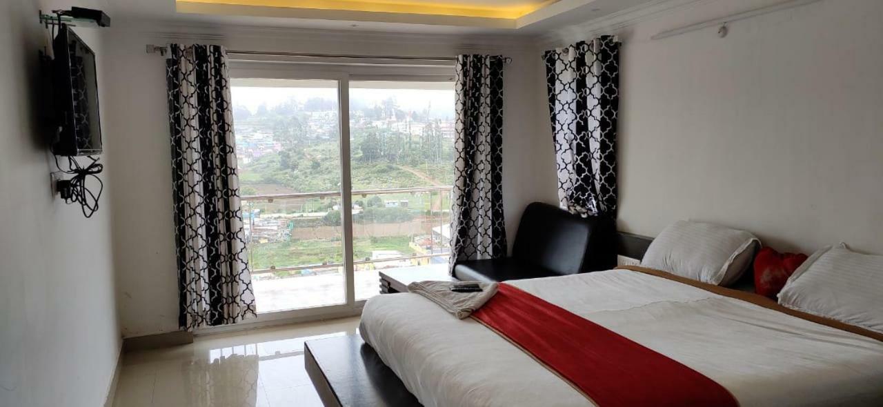 Runs Residency Hotel
