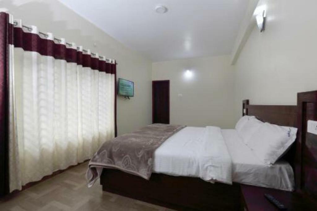 Pine Hill Suites Aparthotel