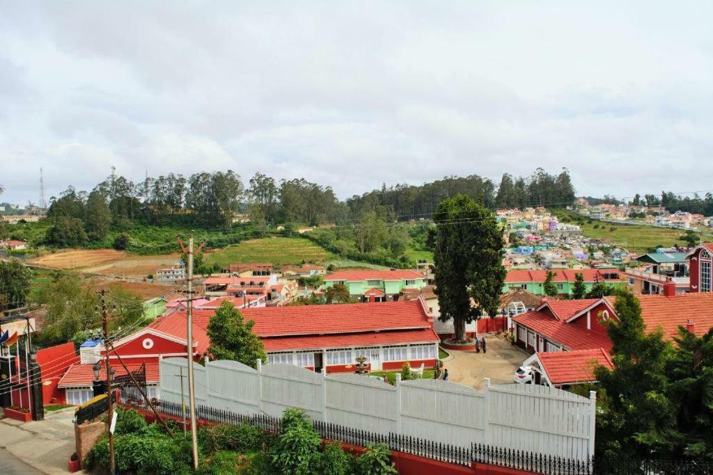 Aparthotel Pine Hill Suites Ooty