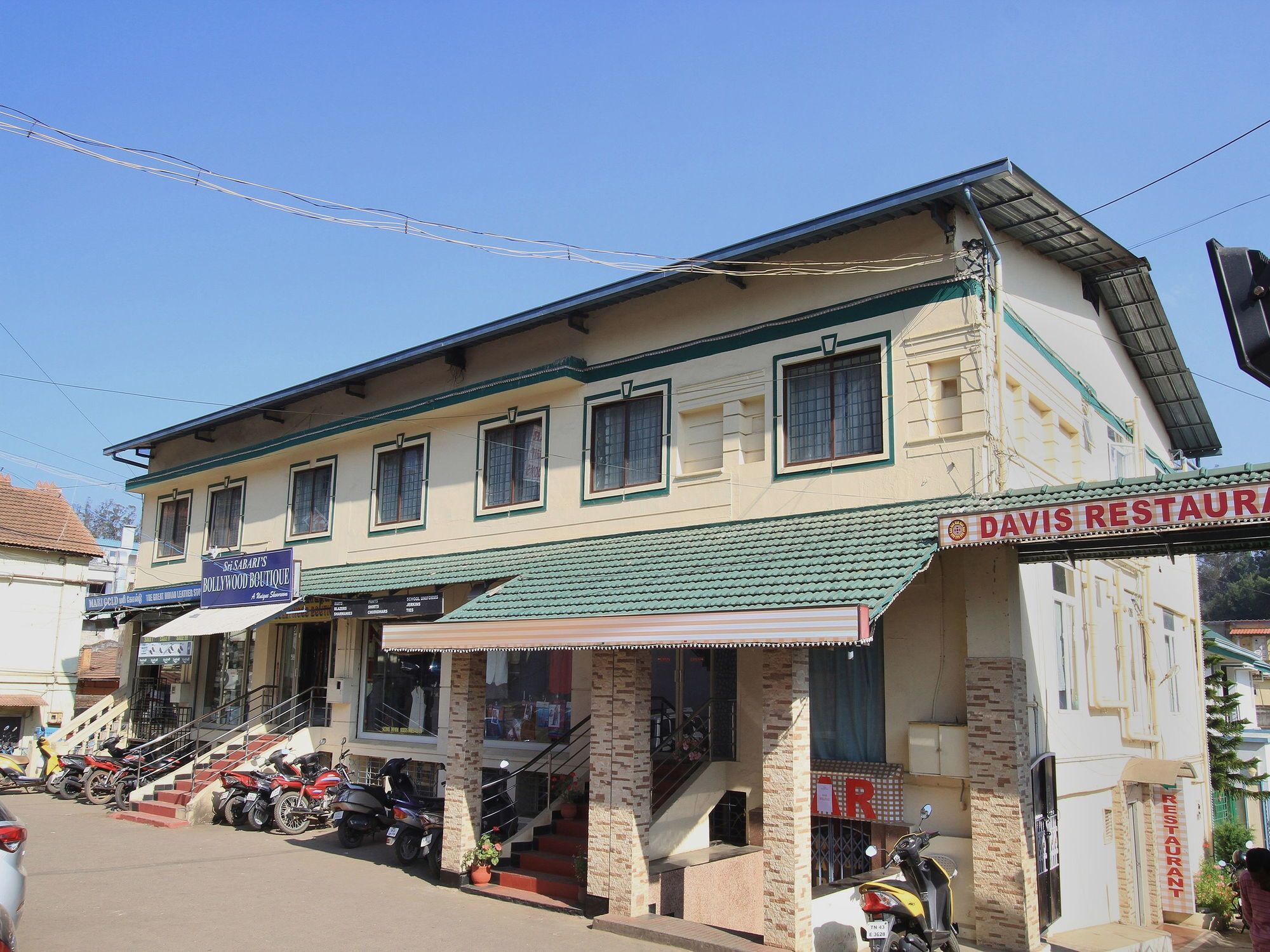 Oyo 10950 Hills Palace Ooty